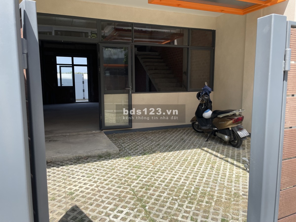 Chính chủ bán lỗ nhà phố Elite Life 80,25m2, 1T2L, nhà thô, giá 3,4 tỷ, bao phí, thương lượng