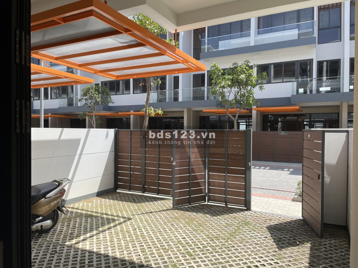 Chính chủ bán lỗ nhà phố Elite Life 80,25m2, 1T2L, nhà thô, giá 3,4 tỷ, bao phí, thương lượng