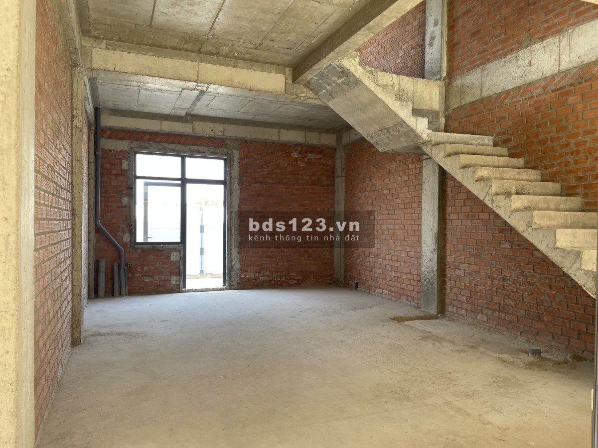 Chính chủ bán lỗ nhà phố Elite Life 80,25m2, 1T2L, nhà thô, giá 3,4 tỷ, bao phí, thương lượng