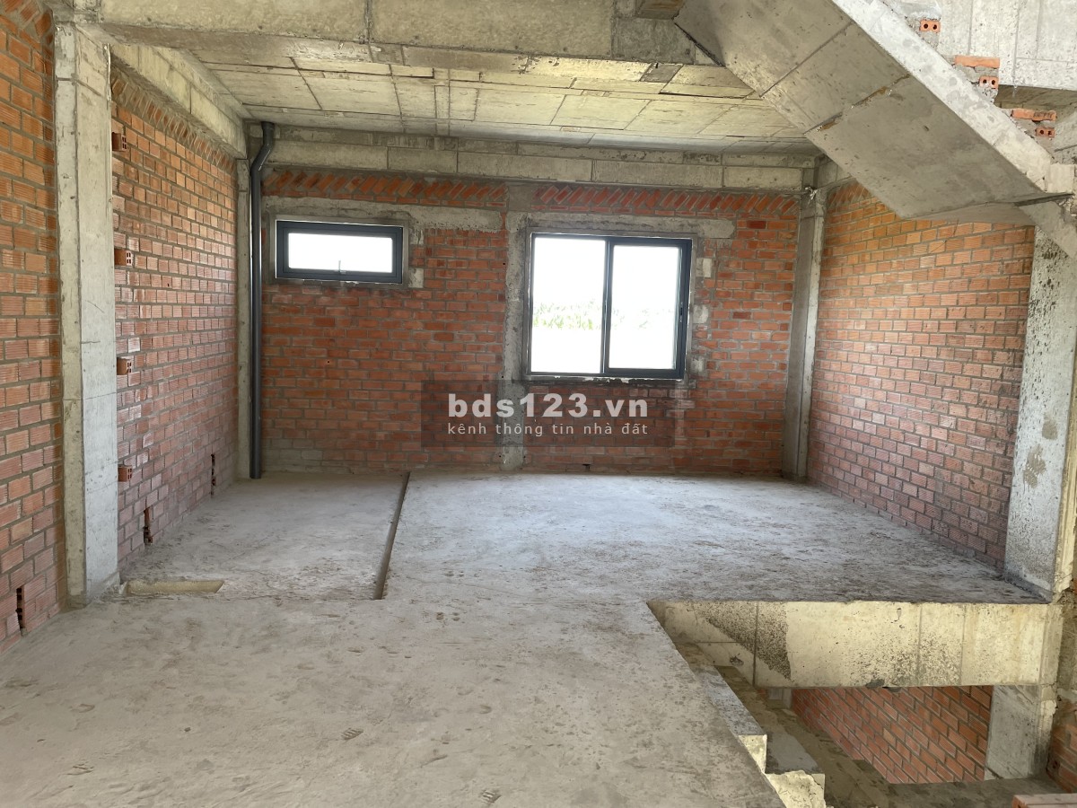 Chính chủ bán lỗ nhà phố Elite Life 80,25m2, 1T2L, nhà thô, giá 3,4 tỷ, bao phí, thương lượng