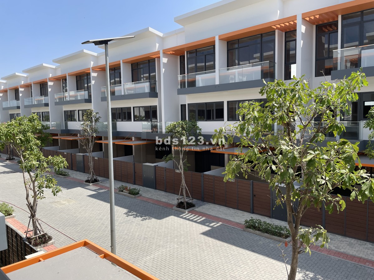 Chính chủ bán lỗ nhà phố Elite Life 80,25m2, 1T2L, nhà thô, giá 3,4 tỷ, bao phí, thương lượng