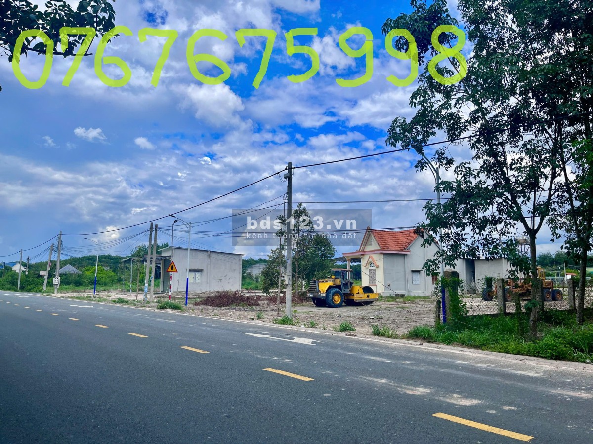 Cần tiền bán gấp lô đất 200m2 giá 600 triệu, mặt tiền đường nhựa 32m, Chơn Thành-Bình Phước