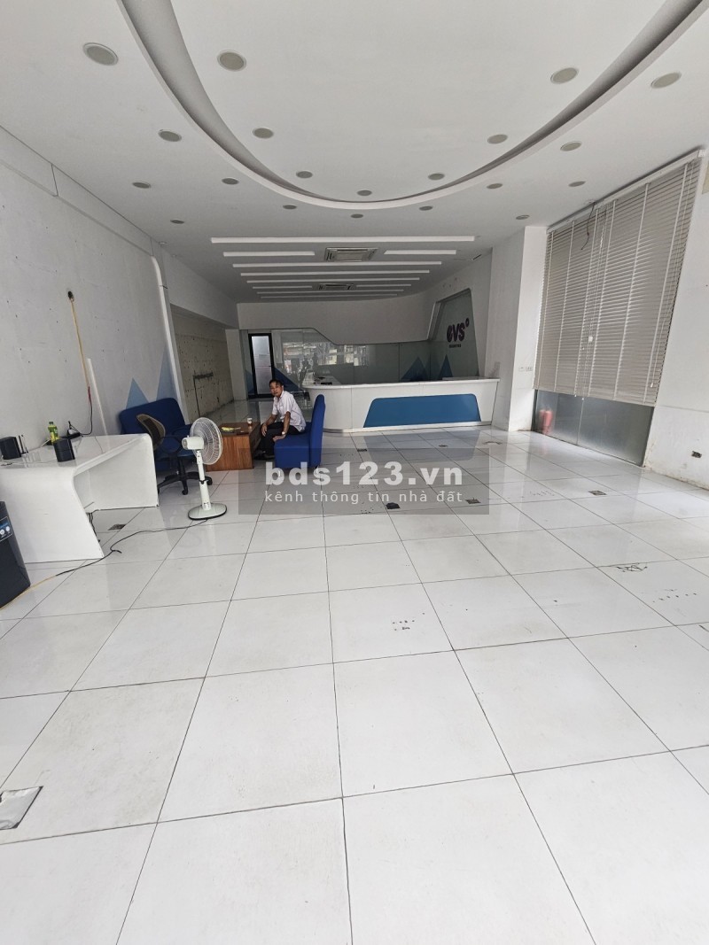 Bán toà văn phòng phố Bà Triệu, P.Tràng Thi, Q.Hoàn kiếm, 2 mặt phố, lô góc, giá 750 tỉ