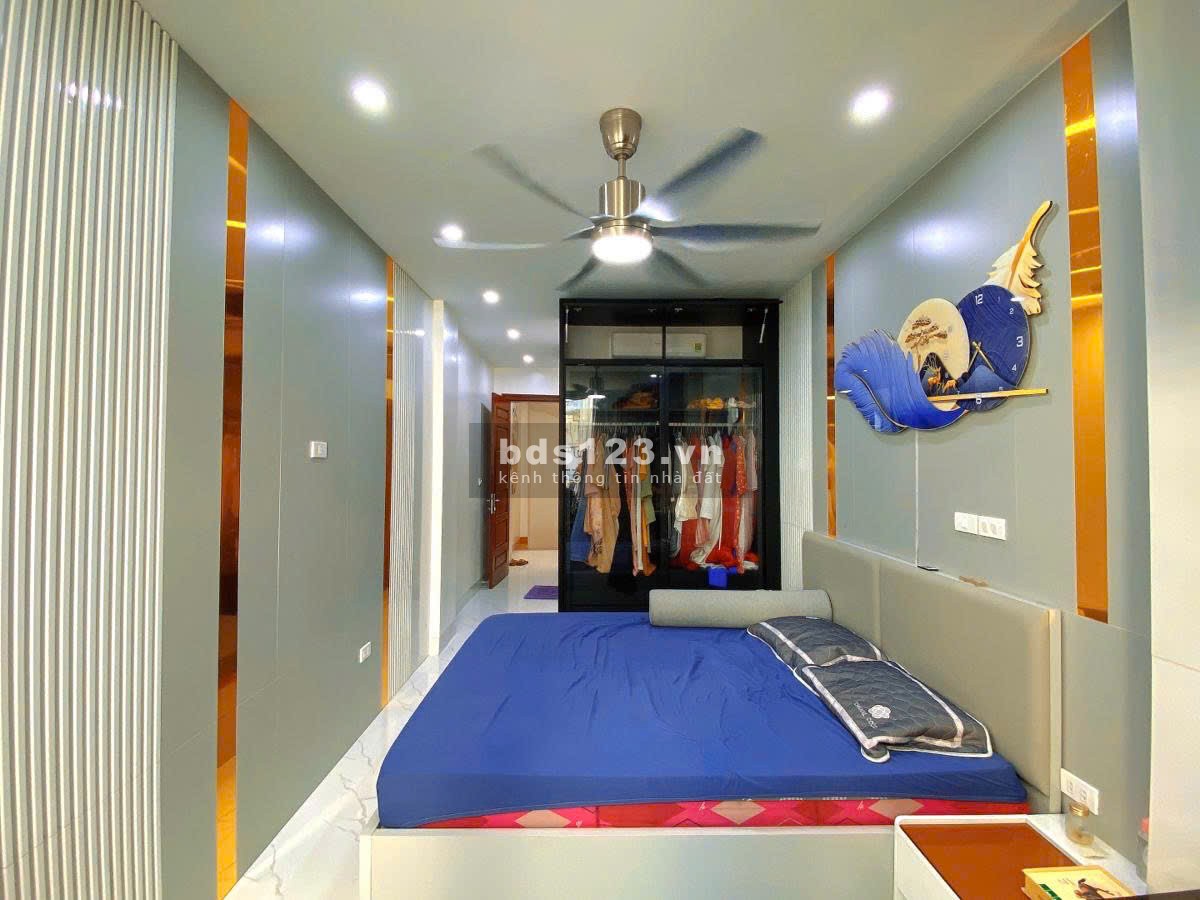 Mặt ngõ, ô tô tránh – Vỉa hè – Thoáng trước sau – Kinh doanh đỉnh – Vài bước ra phố – Ở sướng.