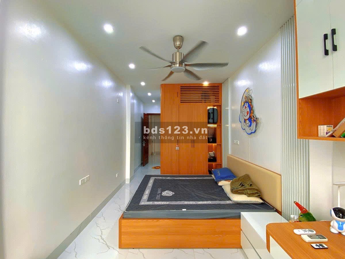 Mặt ngõ, ô tô tránh – Vỉa hè – Thoáng trước sau – Kinh doanh đỉnh – Vài bước ra phố – Ở sướng.