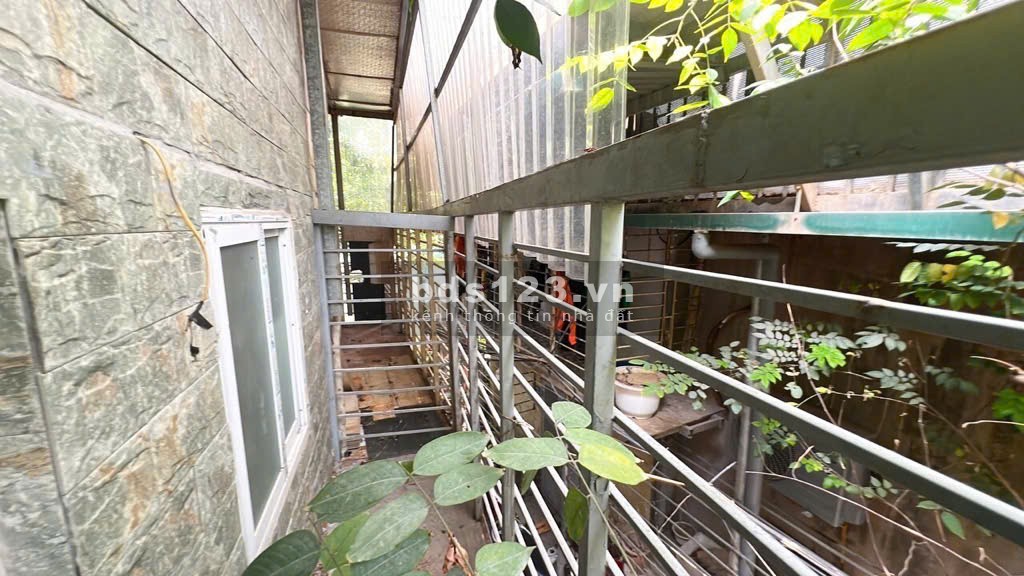 Bán nhà đẹp – Phố Yên Phụ, Tây Hồ – Nhà 2 tầng, mặt tiền gần 8m – Ngõ xe SH quay đầu