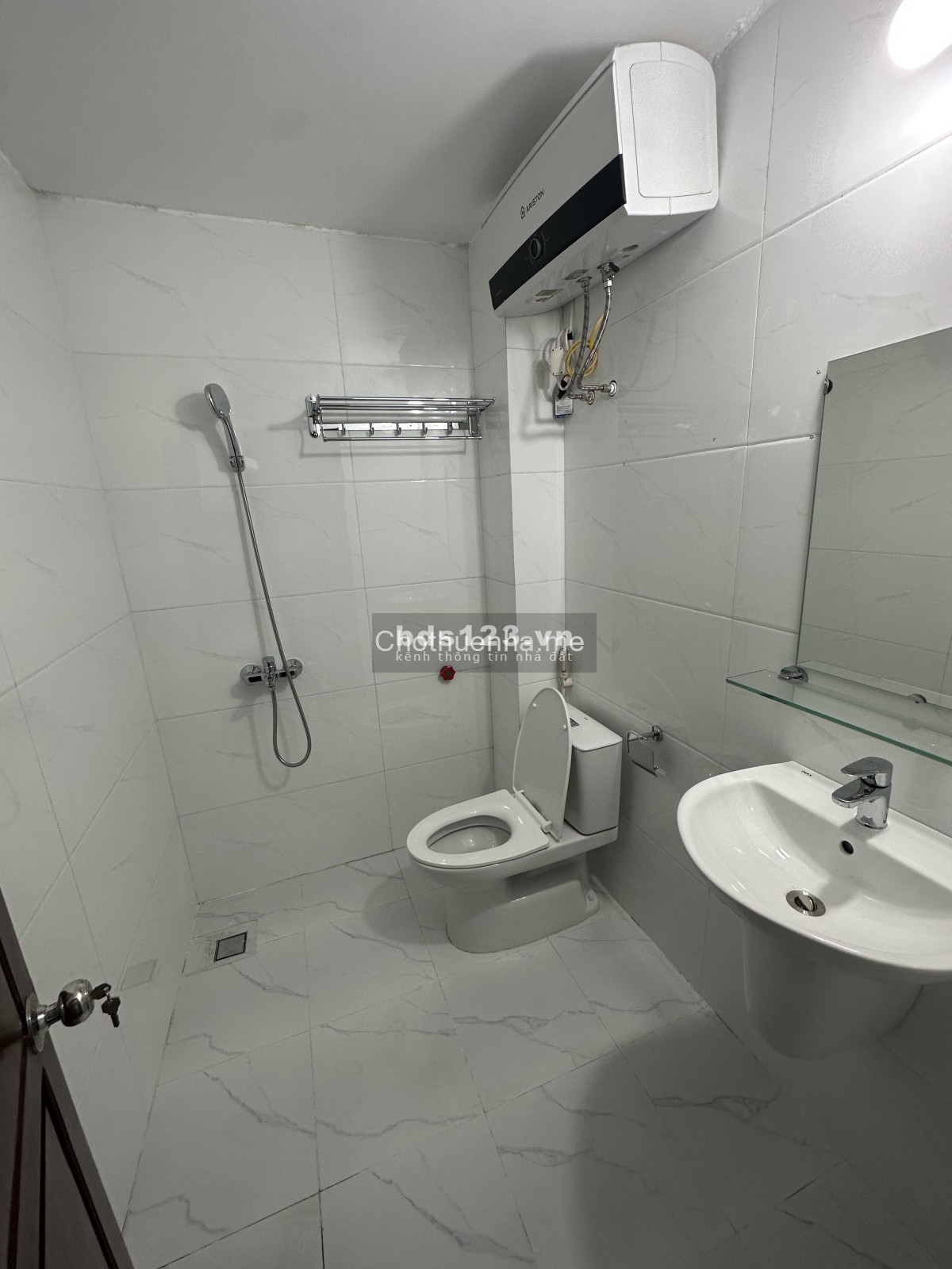 Chính chủ cho thuê nhà nguyên căn Nguyễn Văn Cừ, 11 tr, oto…