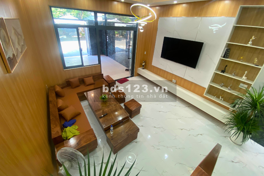 Bán nhà mặt tiền Nguyễn Thúy, Hòa Minh – 3 Tầng full nội thất