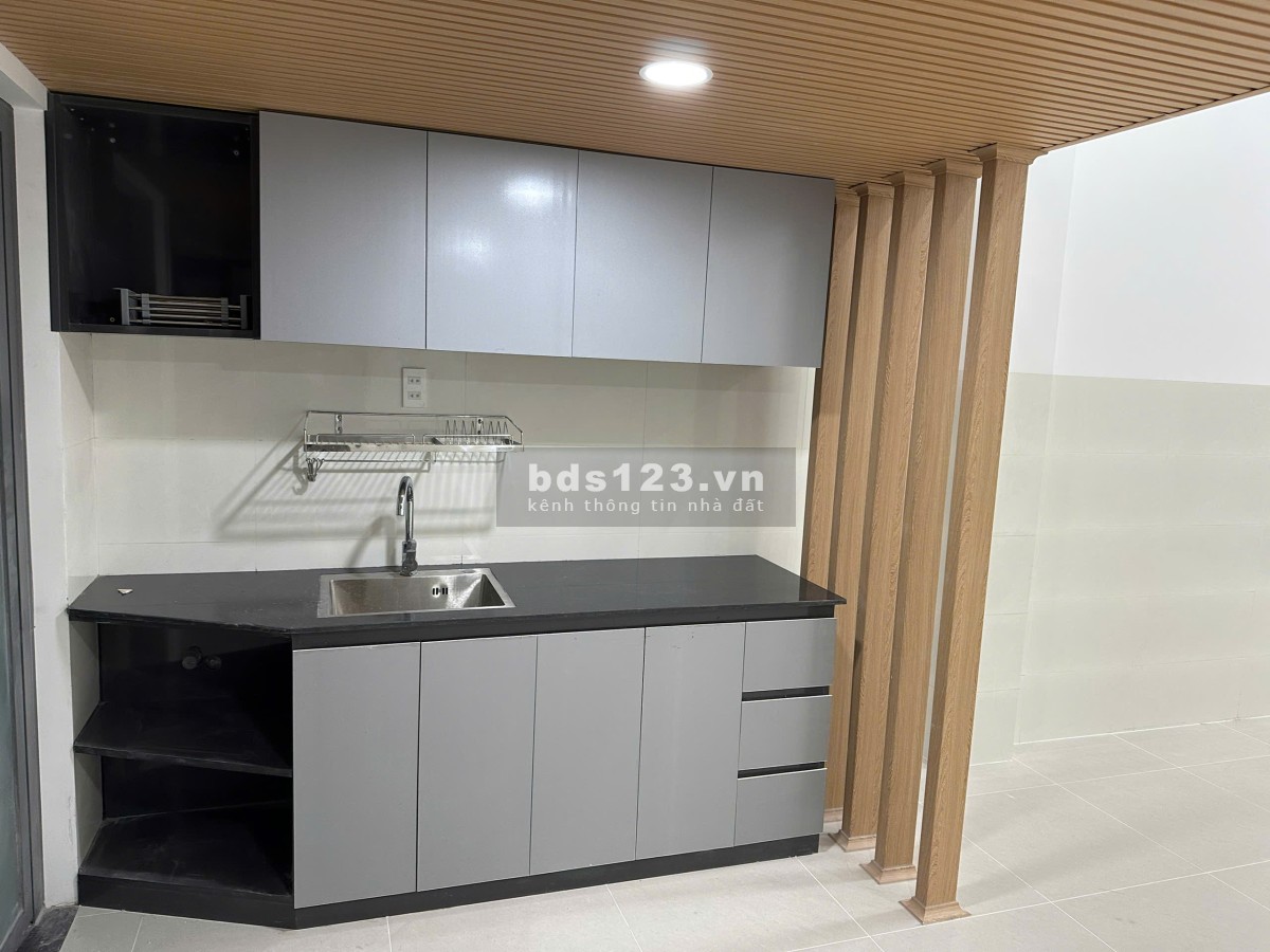 Cho thuê MBKD 50m2 đối diện Vạn Phúc City