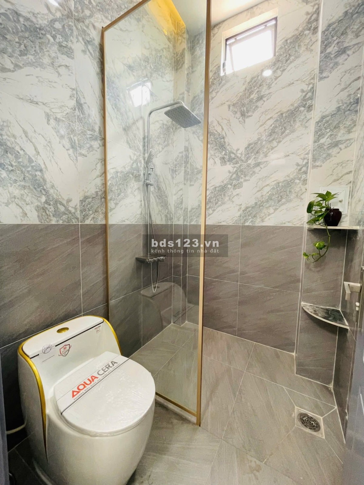 CẦN BÁN GẤP CĂN NHÀ NGAY CHỢ BÌNH CHÁNH 950TRIỆU