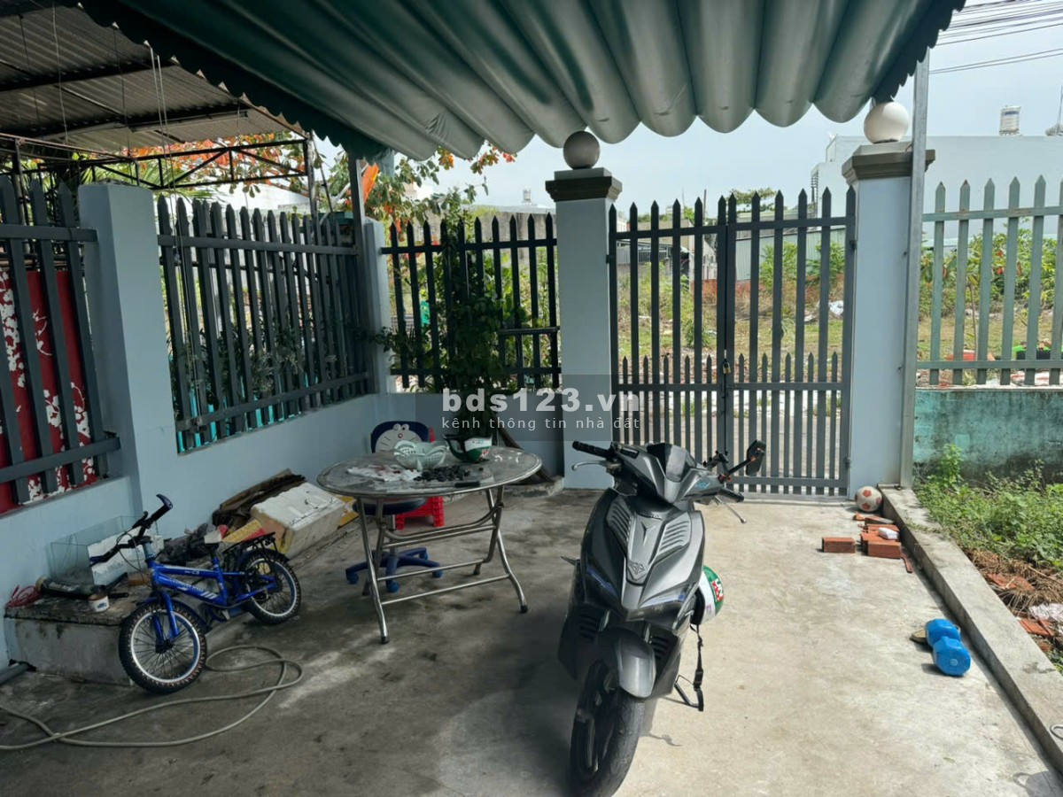 Bán nhà hẻm xe hơi Hiệp Thành 1