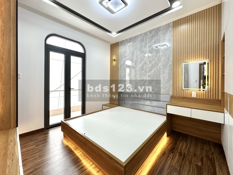 BÁN NHÀ QUẬN 1 - HXH TRẦN QUANG KHẢI - NGANG 4,15m - NHỈNH 9,4 $ (thương lượng)
