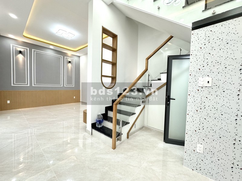 BÁN NHÀ QUẬN 1 - HXH TRẦN QUANG KHẢI - NGANG 4,15m - NHỈNH 9,4 $ (thương lượng)