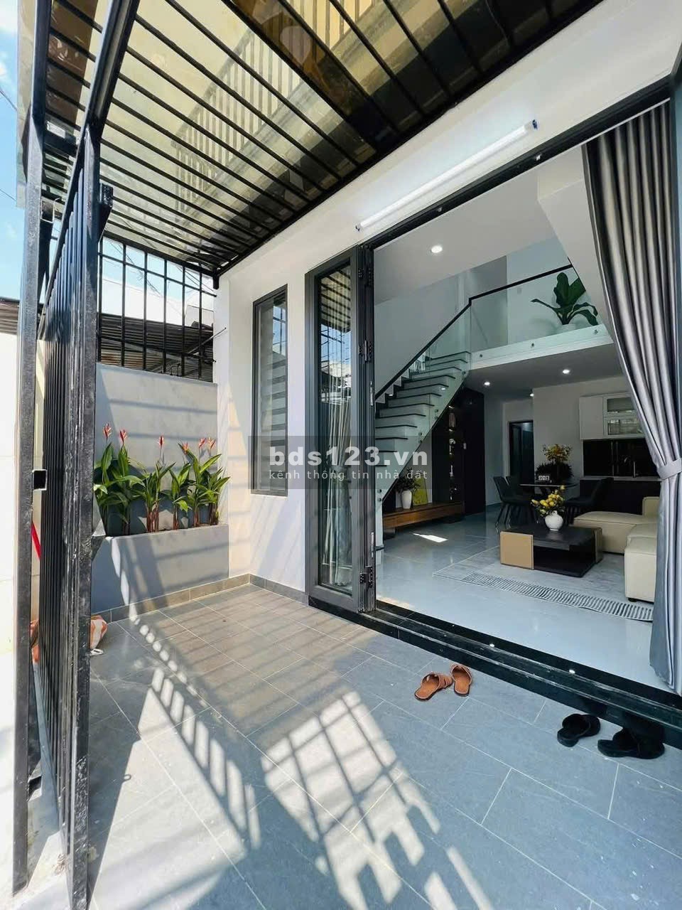 Bán nhà mới 2 tầng – 3 mặt kiệt – Nguyễn Huy Tưởng – chỉ 3 tỷ 050