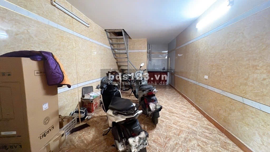 Bán nhà Yên Phụ, Tây Hồ, Nhà bền đẹp, ngõ xe SH quay đầu