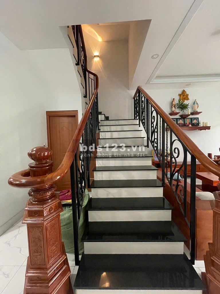Hot – Cần bán nhà khu Compound cao cấp – Bảo vệ 24/24 – Quận 2