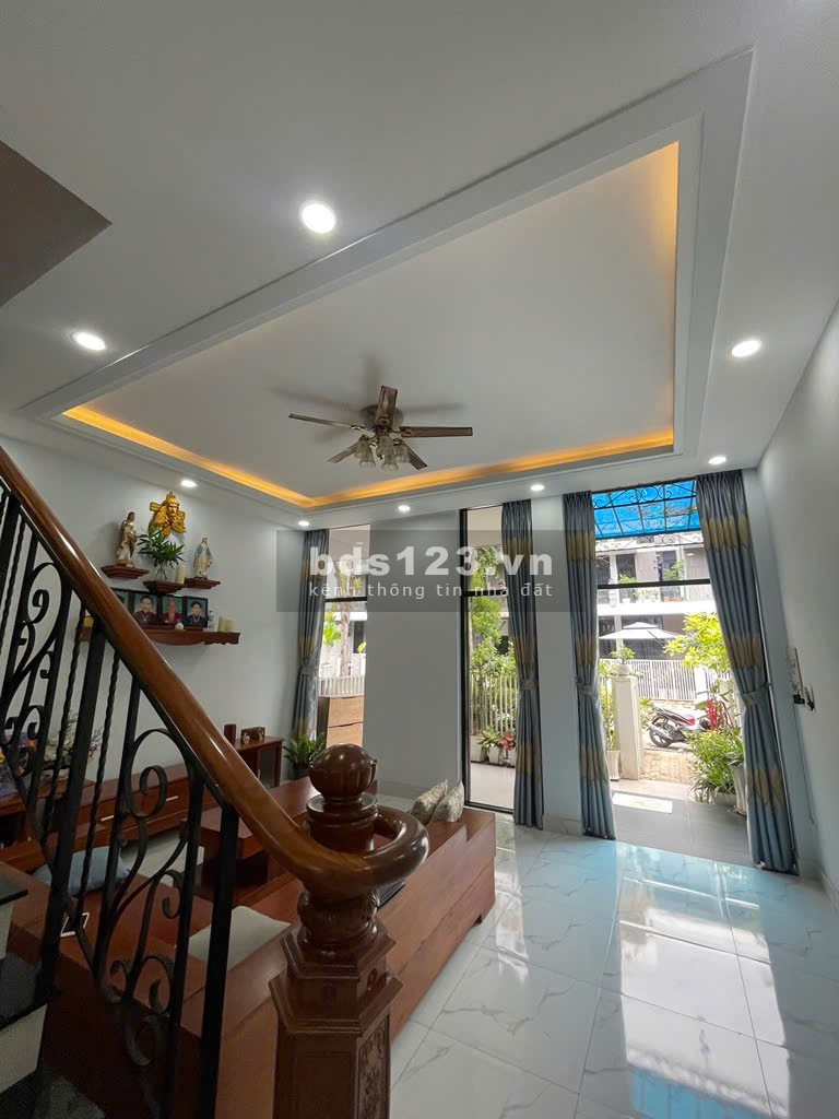 Hot – Cần bán nhà khu Compound cao cấp – Bảo vệ 24/24 – Quận 2