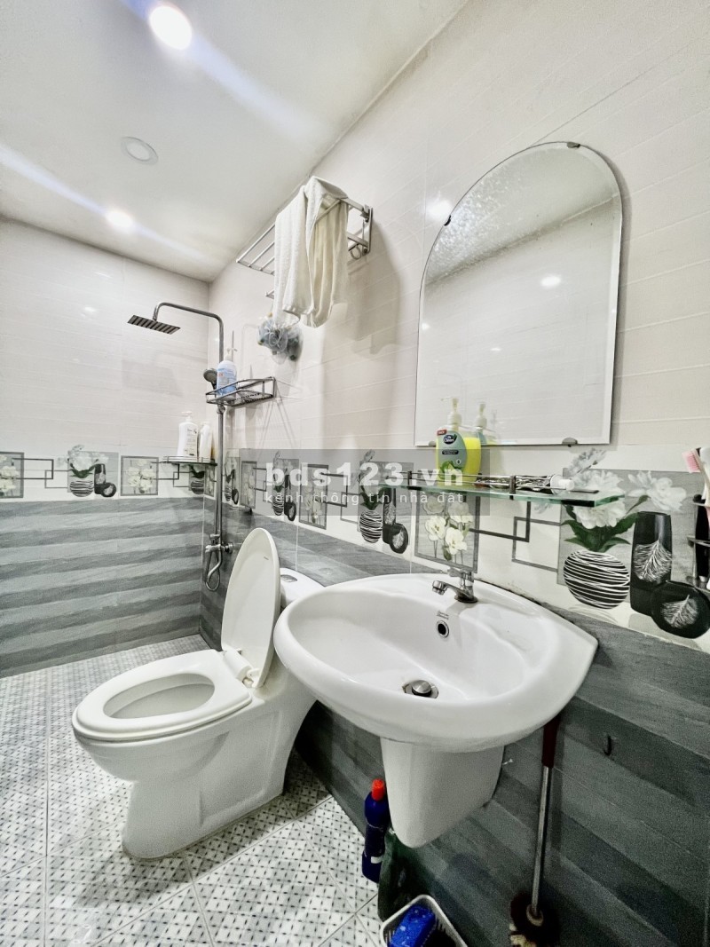 Bán nhà Quận 1 - Nhà hẻm 1/ đường Trần Quang Khải - 60m² (4,8 tỷ thương lượng)