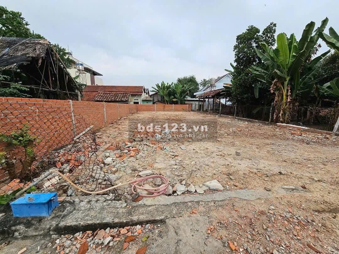 Đất Mặt Tiền, Ngay Trung Tâm Thị Trấn Bến Lức, Lộ Giới 12m. Chỉ 2,6 tỷ. Full Thổ Cư