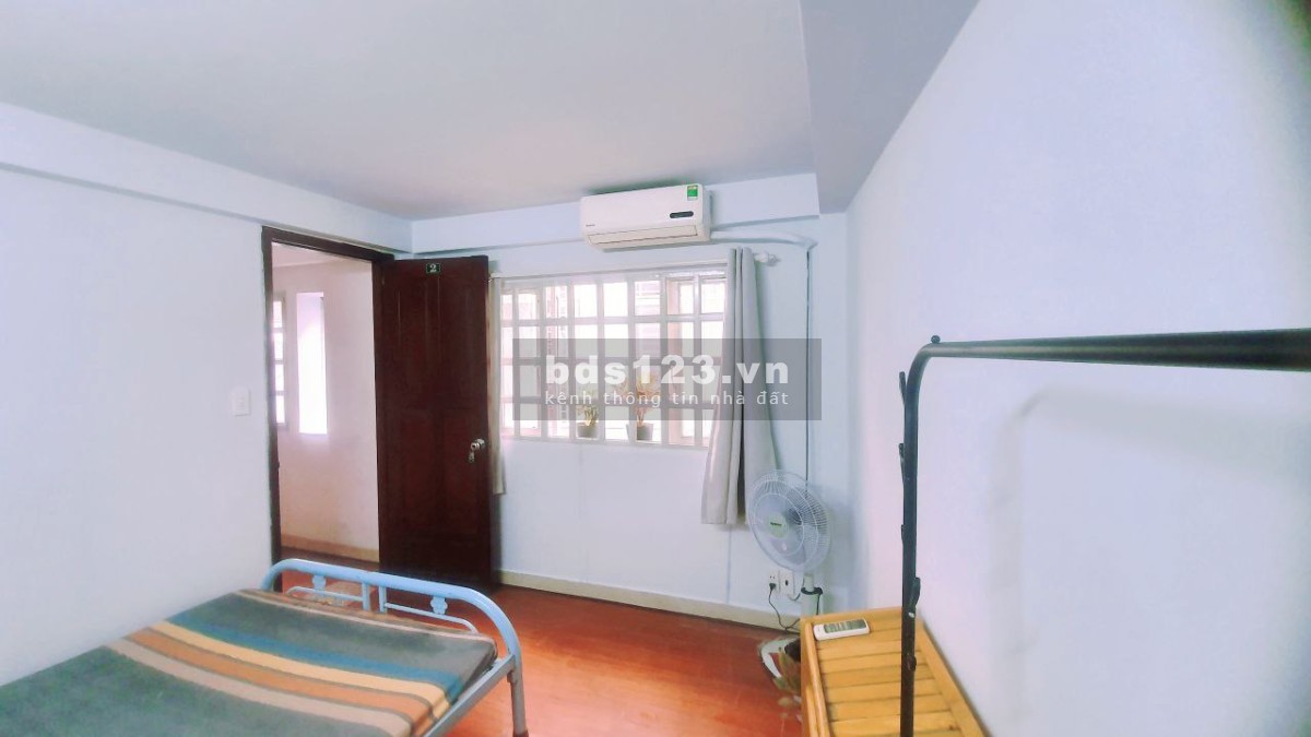 Cho thuê phòng mới 15 m², nội thất cơ bản, ngay đầu đường Nguyễn Văn Đậu, Phú Nhuận