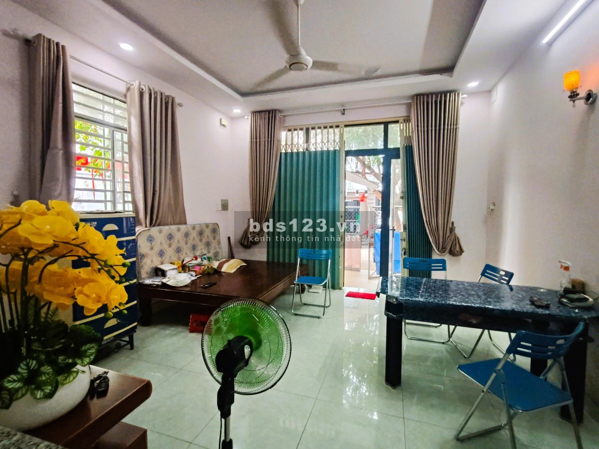 Bán nhà 2 mặt tiền đẹp - Ngay trung tâm Quận 2, 182m² nở hậu, ô tô ngủ sân, chỉ 14.2 tỷ