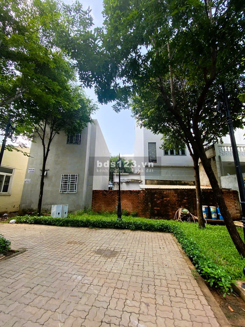 Bán nhà 2 mặt tiền đẹp - Ngay trung tâm Quận 2, 182m² nở hậu, ô tô ngủ sân, chỉ 14.2 tỷ