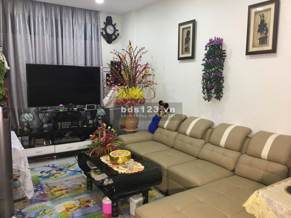 Bán gấp căn hộ 64m2 C/C Ngọc Đông Dương view Đầm Sen