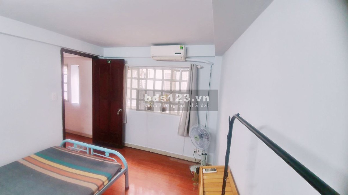 Cho thuê phòng mới 15 m², nội thất cơ bản, ngay đầu đường Nguyễn Văn Đậu, Phú Nhuận