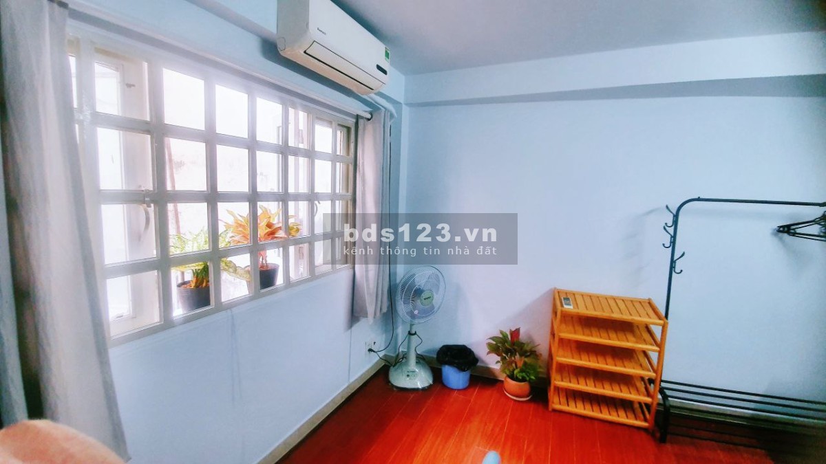 Cho thuê phòng mới 15 m², nội thất cơ bản, ngay đầu đường Nguyễn Văn Đậu, Phú Nhuận