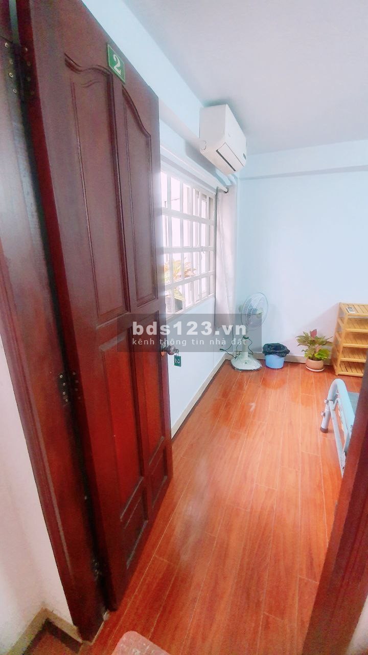Cho thuê phòng mới 15 m², nội thất cơ bản, ngay đầu đường Nguyễn Văn Đậu, Phú Nhuận