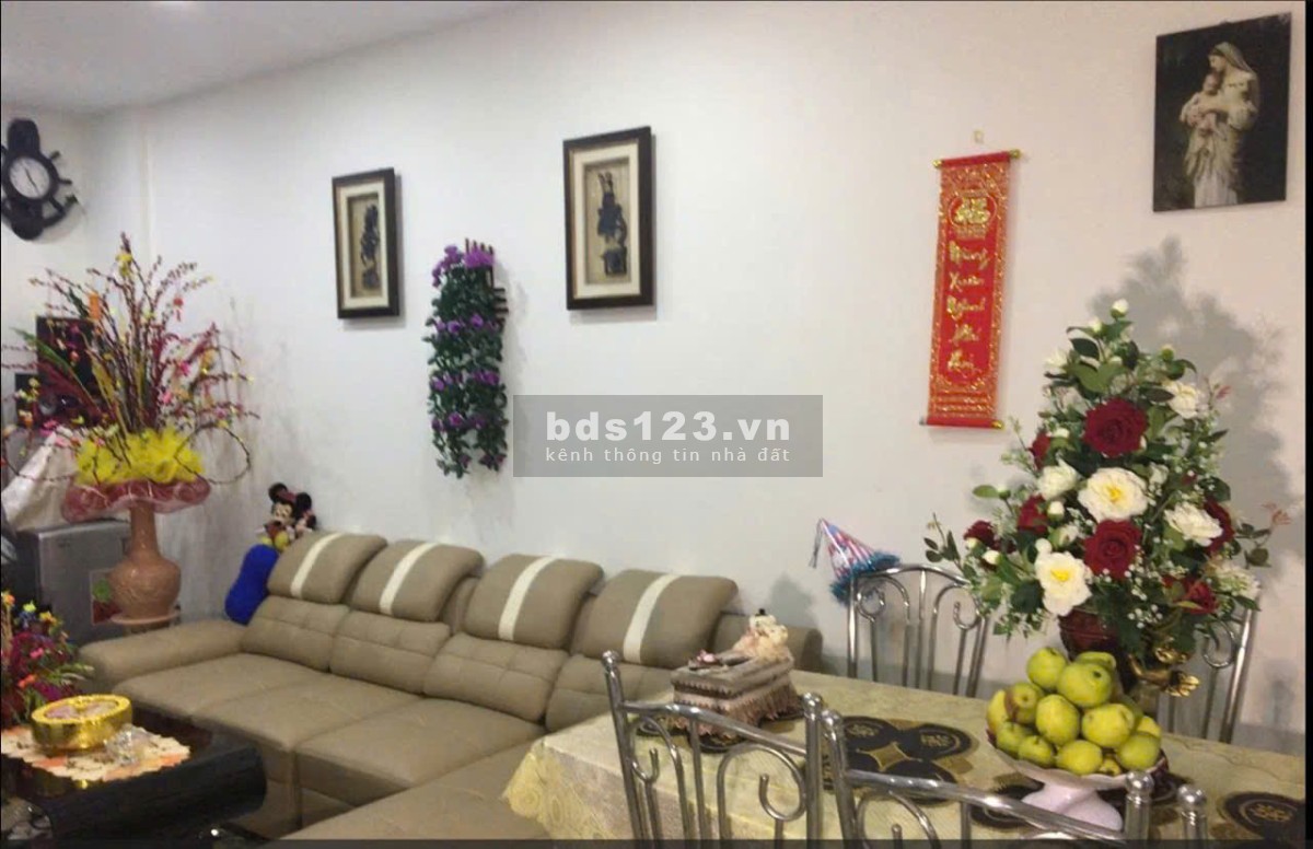 Bán gấp căn hộ 64m2 C/C Ngọc Đông Dương view Đầm Sen