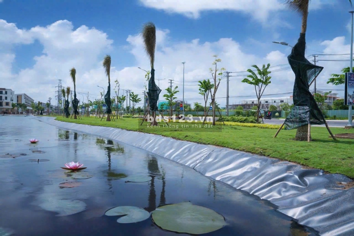Chỉ 840tr ~ 30% sở hữu đất nền Sài Gòn Village 80m2, Đầu tư sinh lời cao ngay Đ.Long Hậu