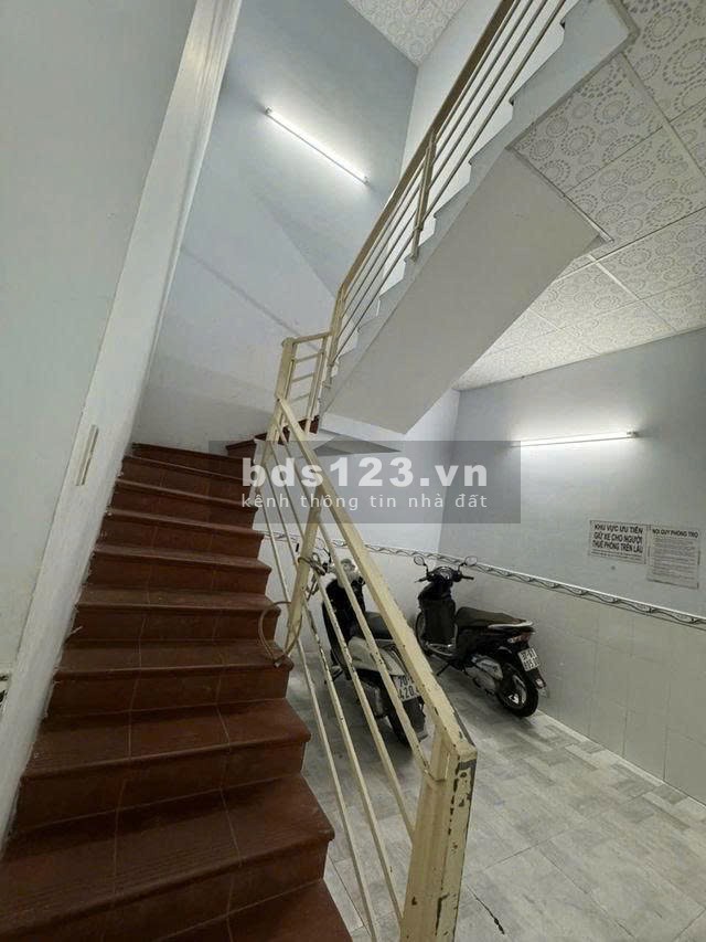 Căn mặt tiền cần bán lẹ, hiện đang cho thuê 17tr/tháng, sổ nở hậu đẹp