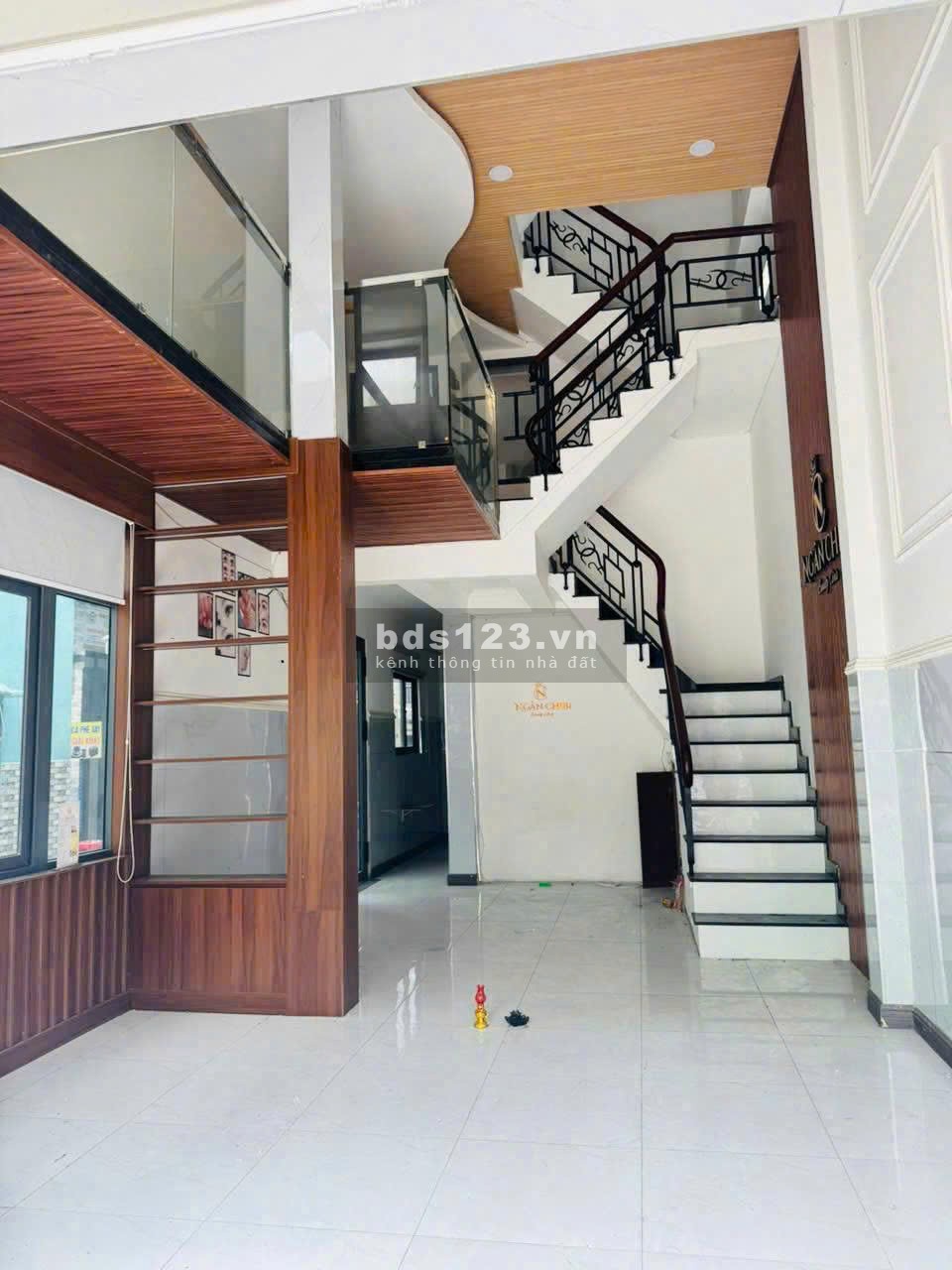 Nhà mặt tiền Gò Dầu, trung tâm Tân Phú, lô góc, 4 tầng nhà kiên cố