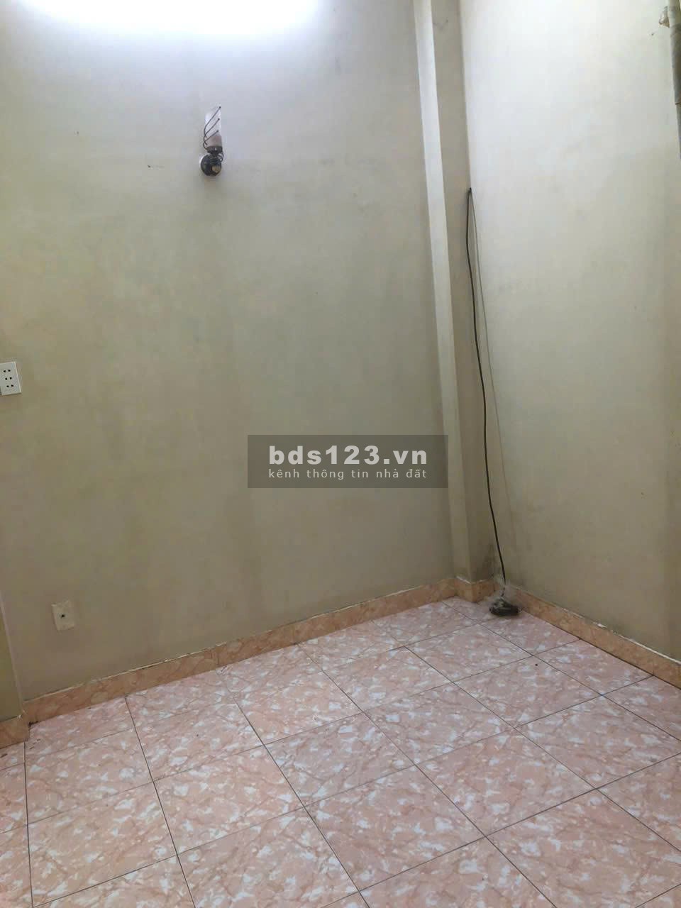 Nhà 2 tầng kiên cố, mặt tiền vừa ở vừa kd, chỉ bán 4ty790