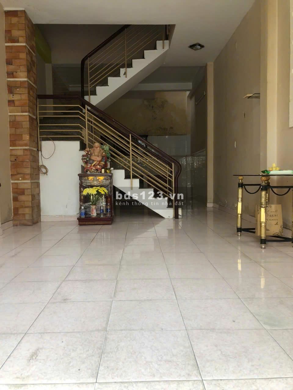 Nhà 2 tầng kiên cố, mặt tiền vừa ở vừa kd, chỉ bán 4ty790