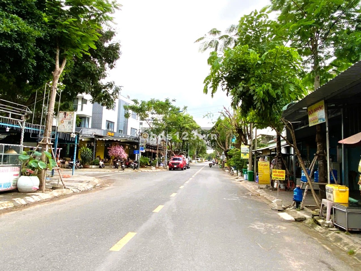 Bán lô đất đẹp KĐT Đông Tăng Long, 358m2 vuông vức, sổ riêng thổ cư, gần chợ, chỉ 13.8tỷ!