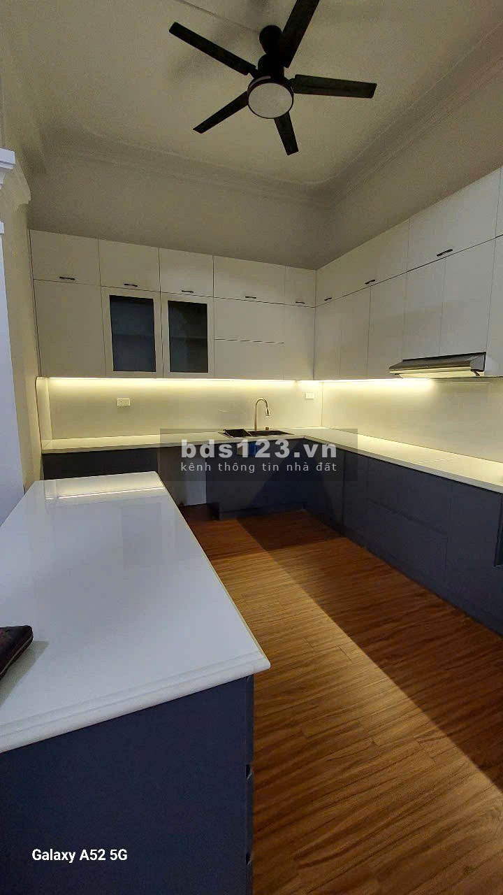 Bán nhà Tứ Liên, dân xây kiên cố, thông số đẹp, 85m2, giá đầu tư