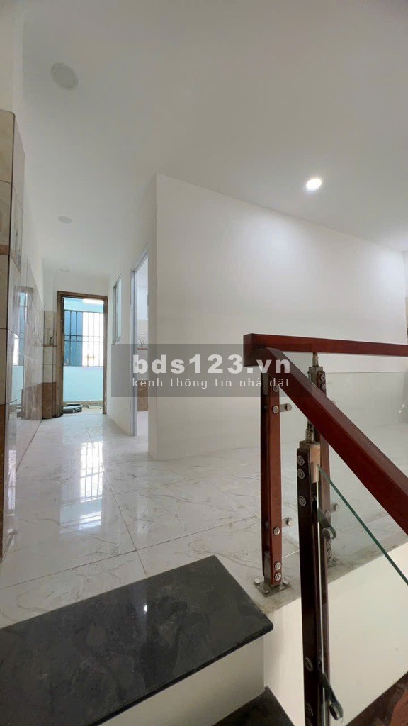 Nhà MT Xa Lộ Hà Nội - Kinh doanh ngay chợ Nam Cao - Sẵn dòng tiền 12Tr/tháng - Tổng DT hơn 100m²!