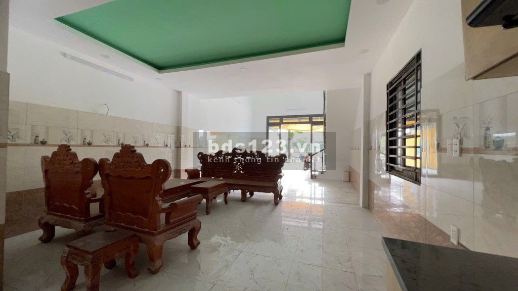 Nhà MT Xa Lộ Hà Nội - Kinh doanh ngay chợ Nam Cao - Sẵn dòng tiền 12Tr/tháng - Tổng DT hơn 100m²!