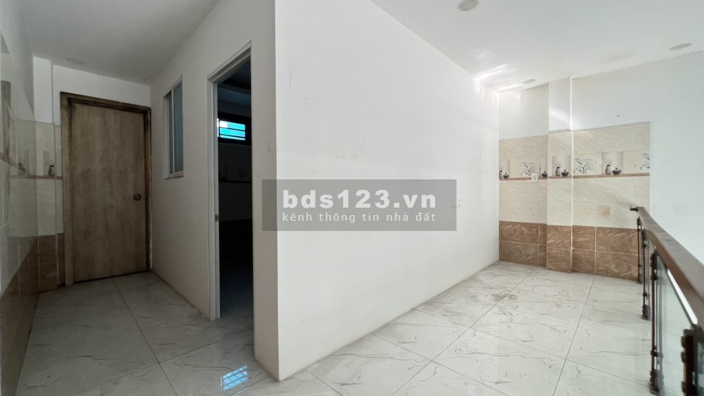Nhà MT Xa Lộ Hà Nội - Kinh doanh ngay chợ Nam Cao - Sẵn dòng tiền 12Tr/tháng - Tổng DT hơn 100m²!