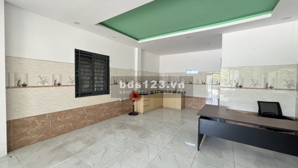 Nhà MT Xa Lộ Hà Nội - Kinh doanh ngay chợ Nam Cao - Sẵn dòng tiền 12Tr/tháng - Tổng DT hơn 100m²!