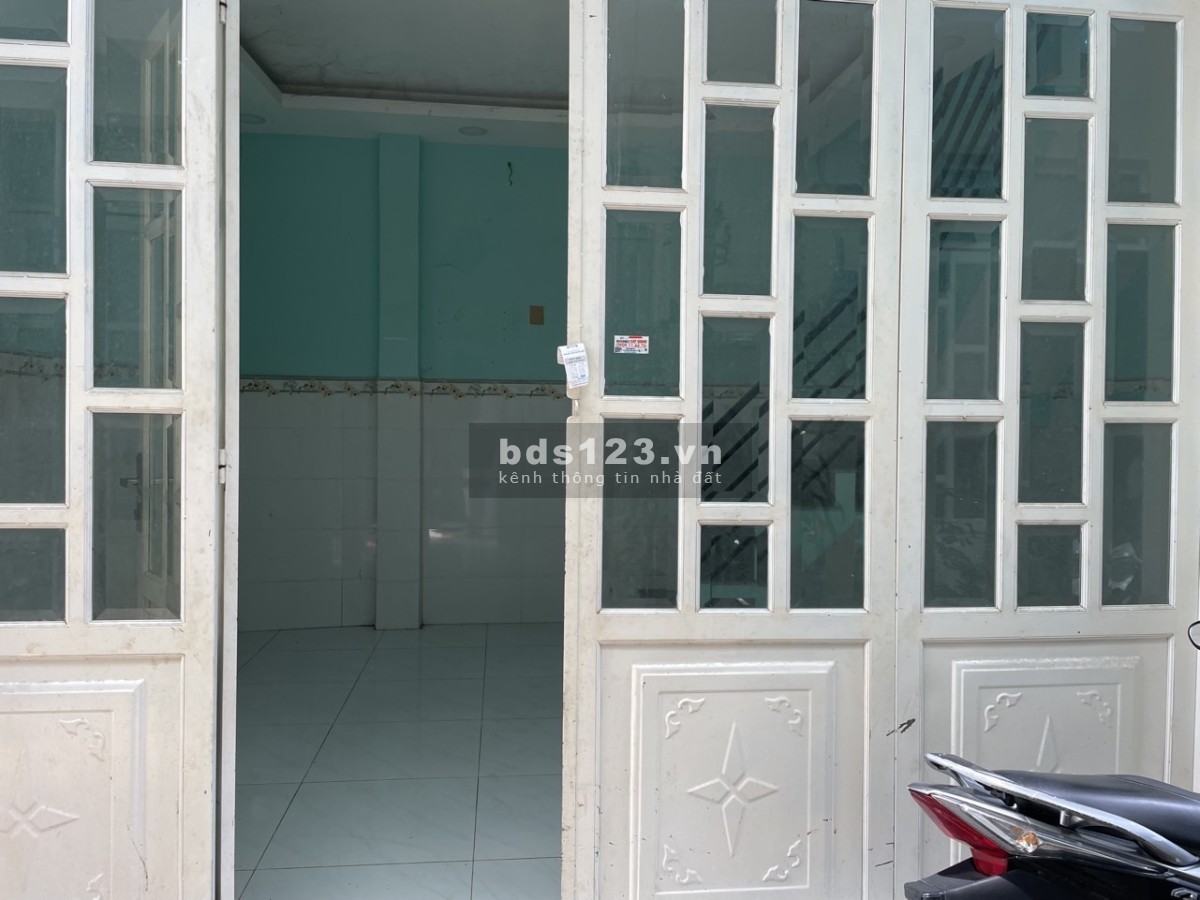 Bán gấp nhà ngay cầu Rạch Cây Khô Nhà Bè