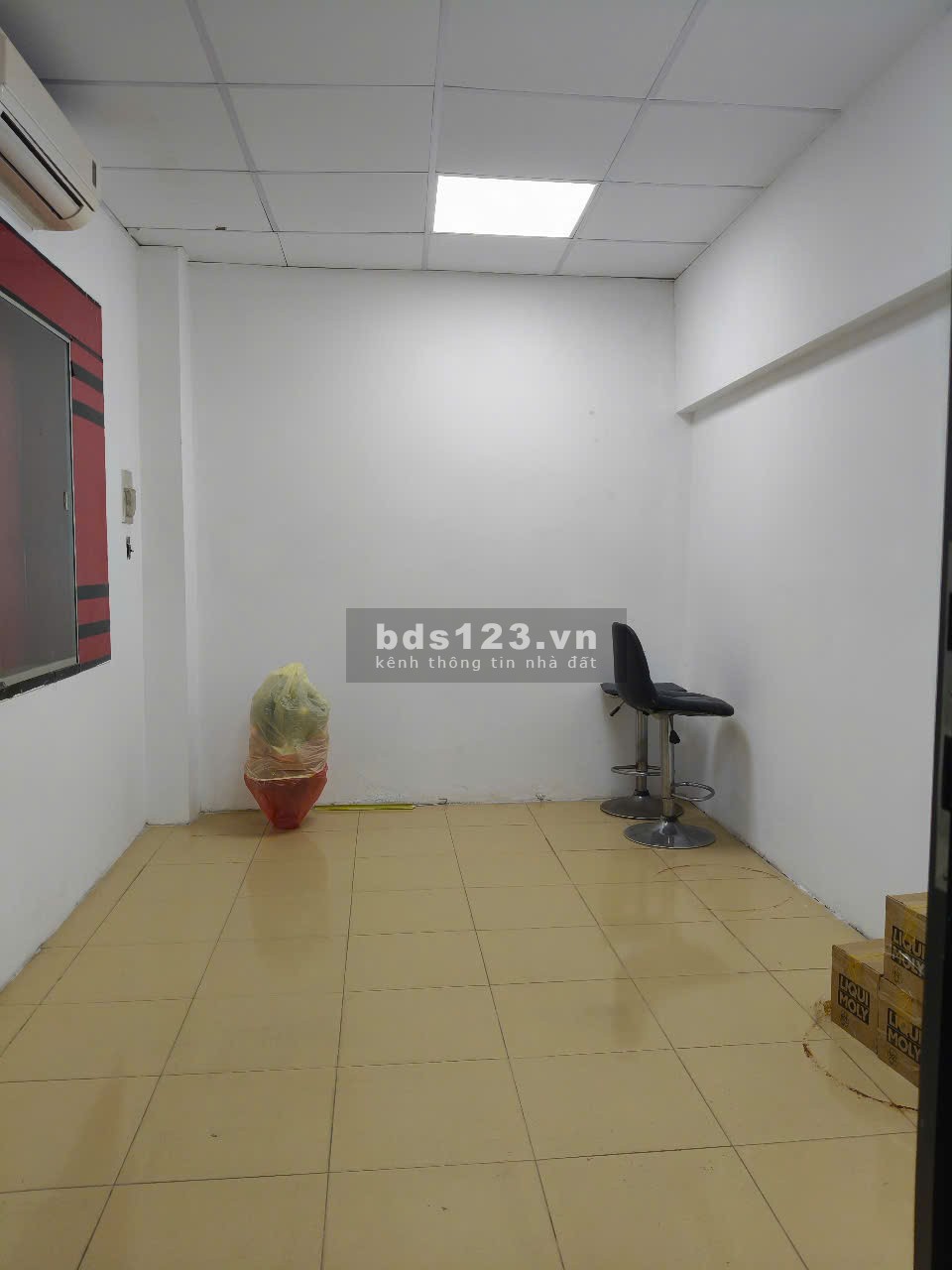 Văn phòng cho thuê 30m2 đường Lê Thị Riêng Quận 1.