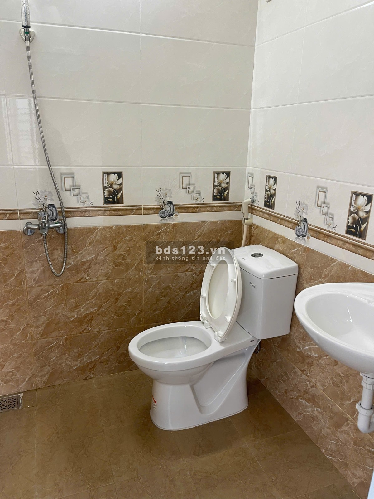 Bán nhà mặt tiền 139m2, 4 phòng ngủ, Tăng Bạt Hổ, Phường Thuận Lộc, Huế