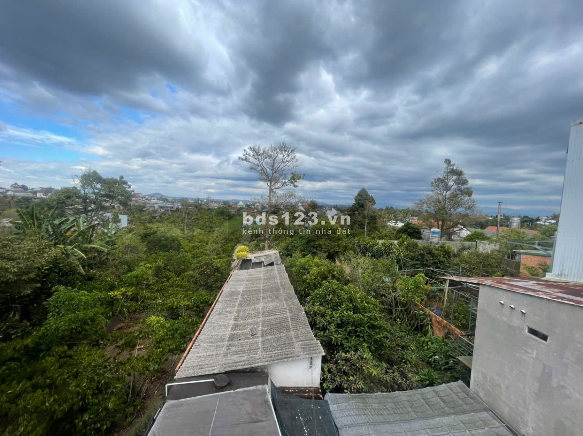 Bán gấp nhà riêng 11,5 tỷ có thương lượng, 235m2 tại Nguyễn Văn Cừ, Lộc Phát, Bảo Lộc, Lâm Đồng