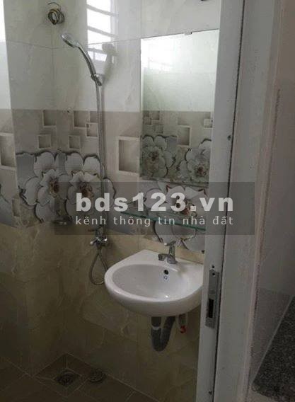 Cho thuê phòng trọ Quận Tân Bình, TP.HCM,có máy lạnh, thang máy, dt 20m2, giá 3tr7