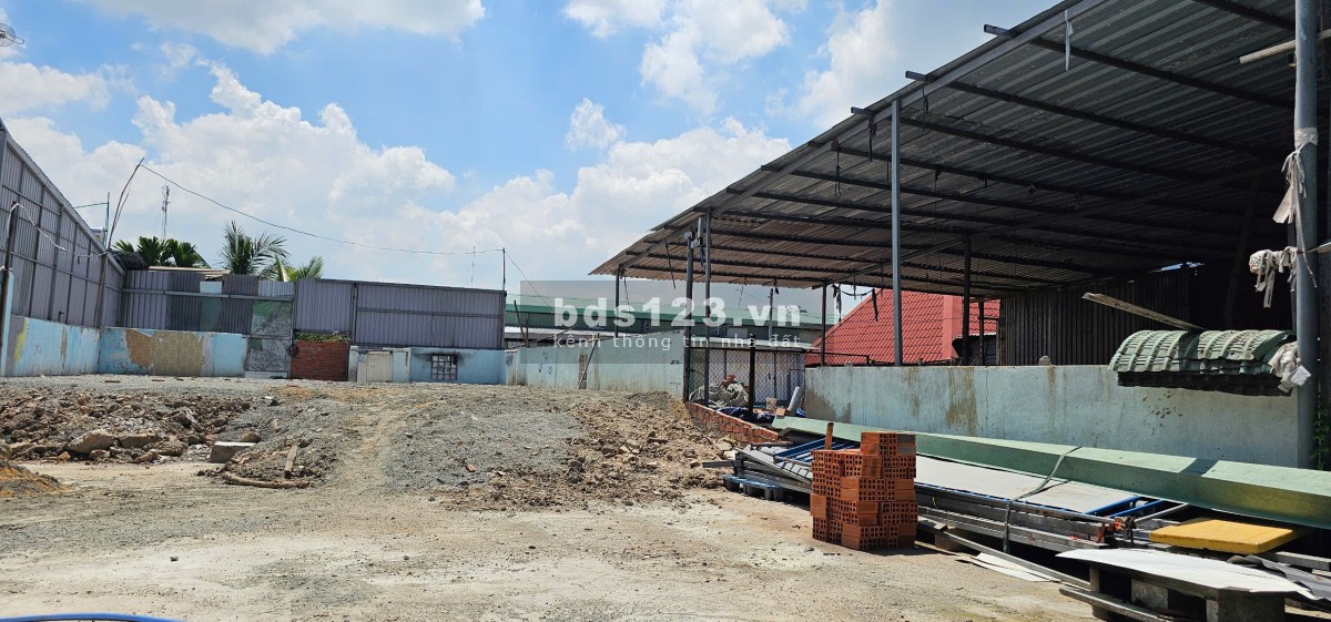 Cho Thuê - 450m2 - Đất, Kho, Xưởng - có 250m2TC - Vĩnh Phú - Bình Dương