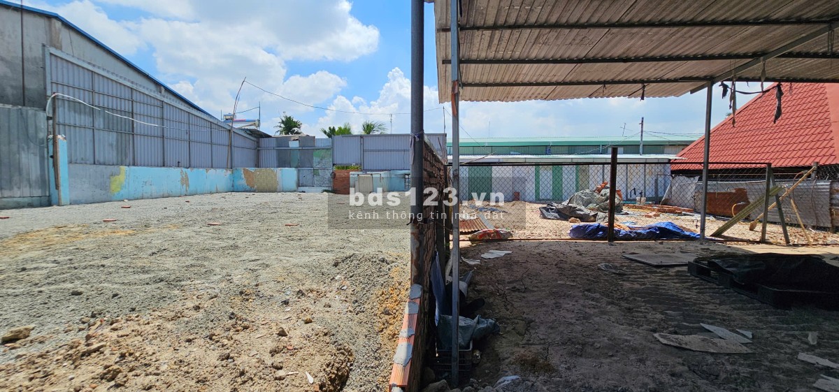 Cho Thuê - 450m2 - Đất, Kho, Xưởng - có 250m2TC - Vĩnh Phú - Bình Dương
