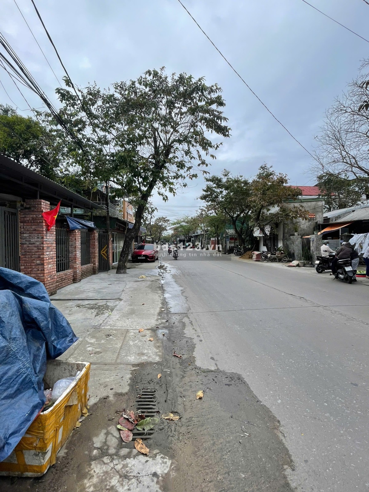 CHO THUÊ - Nhà mặt tiền 139m2, 4 phòng ngủ, cao ráo ko ngập lụt